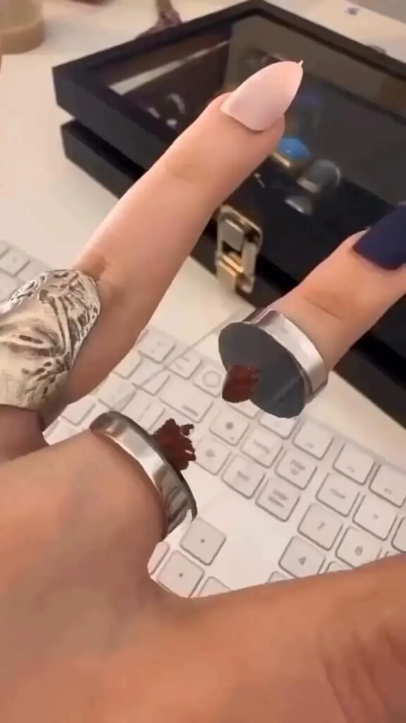 Invisible Center Ring